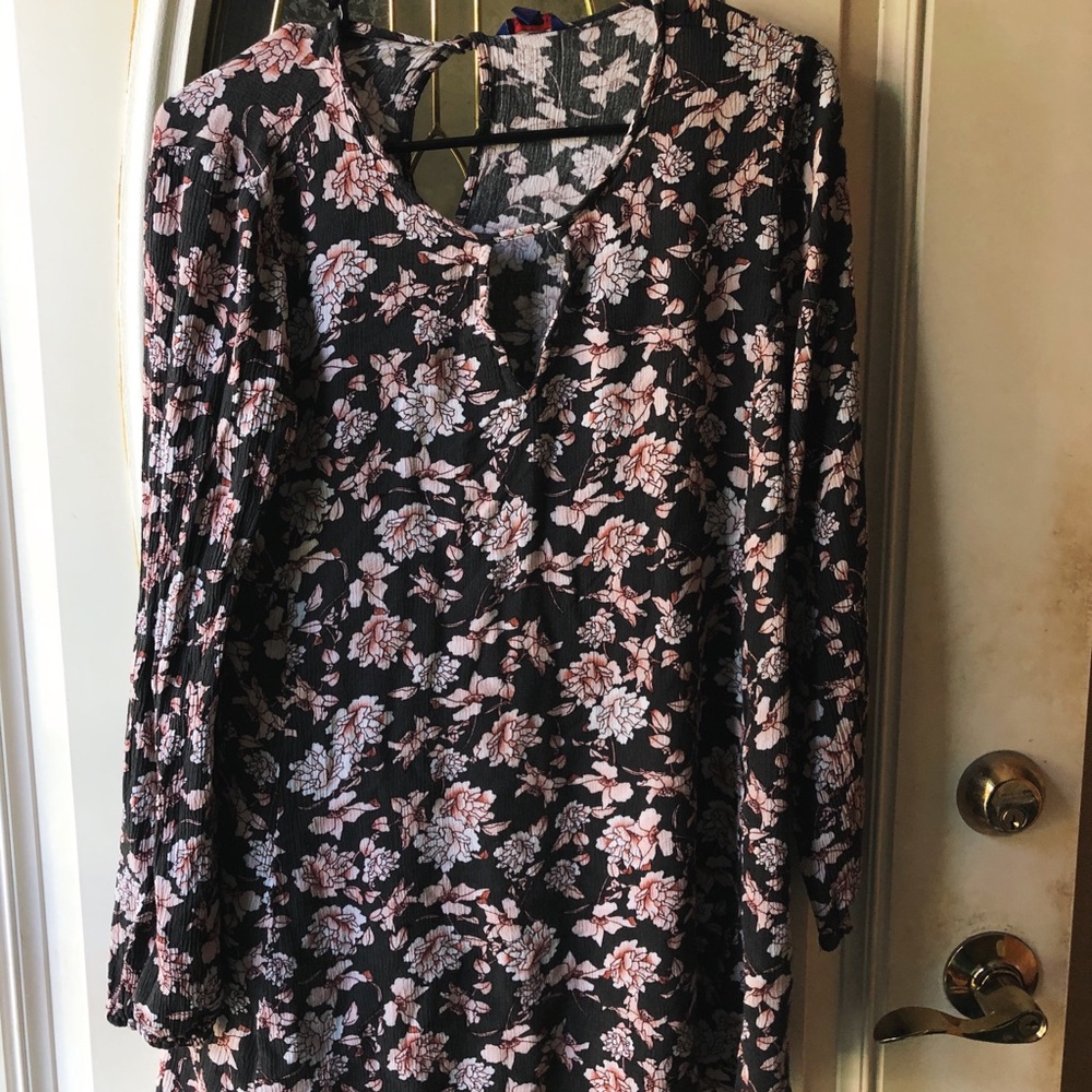 Floral flowy dress!🌸